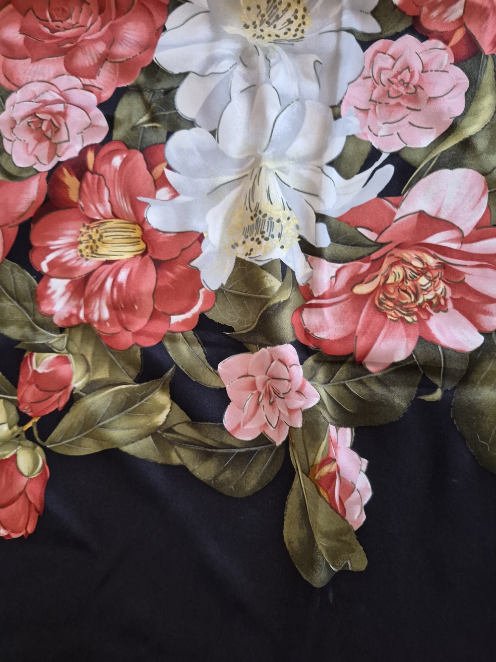 CHANEL Black  Scarf, Pink, Red & White Camellias, 33" 100% Silk. - Picture 4 of 8